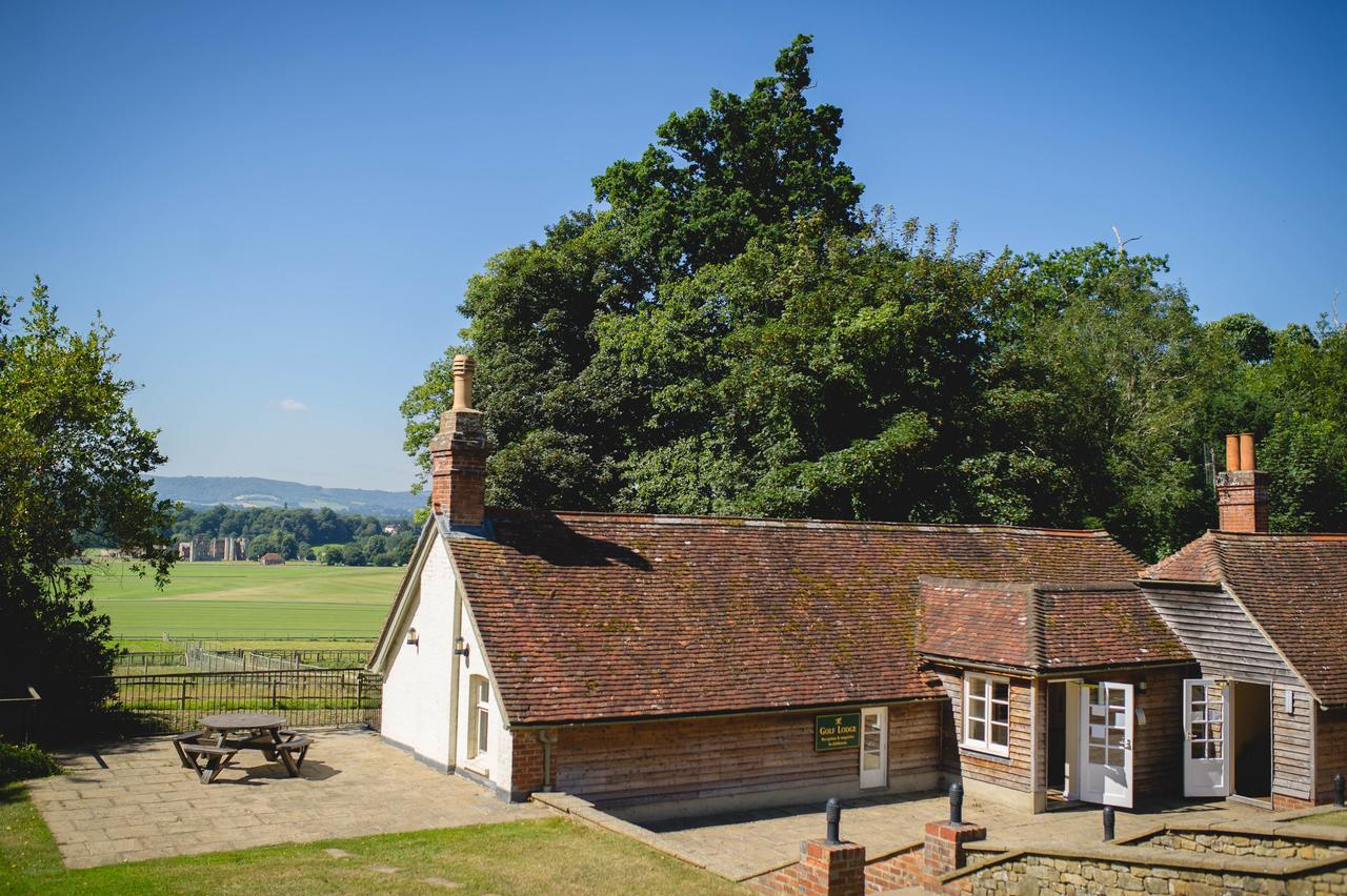 Cowdray Lodge ミッドハースト エクステリア 写真